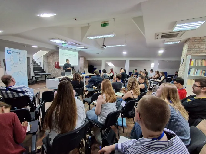 Lecture at the summer school. Credits: University of Belgrade