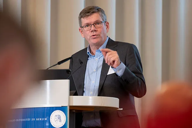 President Svein Stølen speaking at the National Conference in Berlin in November 2022. Photo: Maurice Weiss / Humboldt-Universität zu Berlin