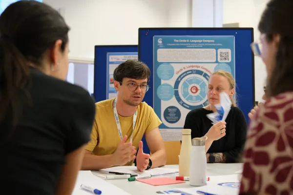 People discussing during the Circle U. Summer School. Credits: Felix Fischbacher.
