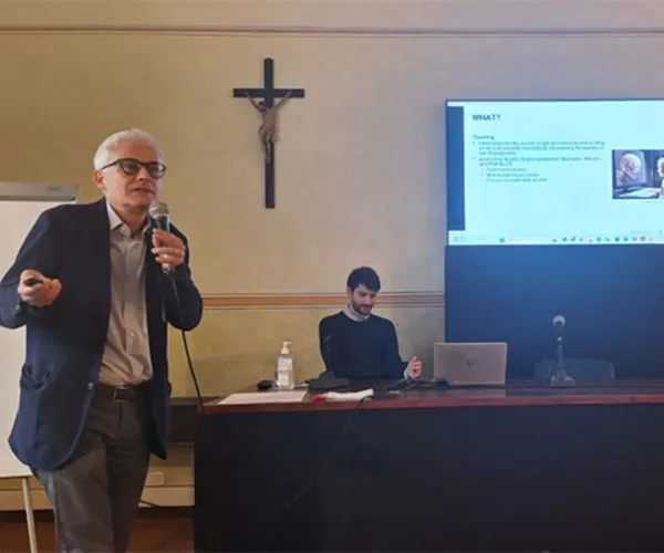 Academic Chair Francesco Marcelloni delivering a speech,